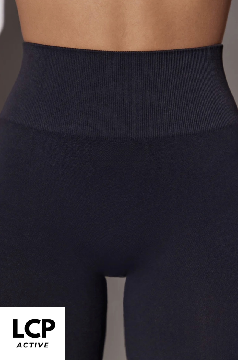 HIGH WAIST SUPER SCULPTING BIKER SHORTS IN BLACK - Image 4
